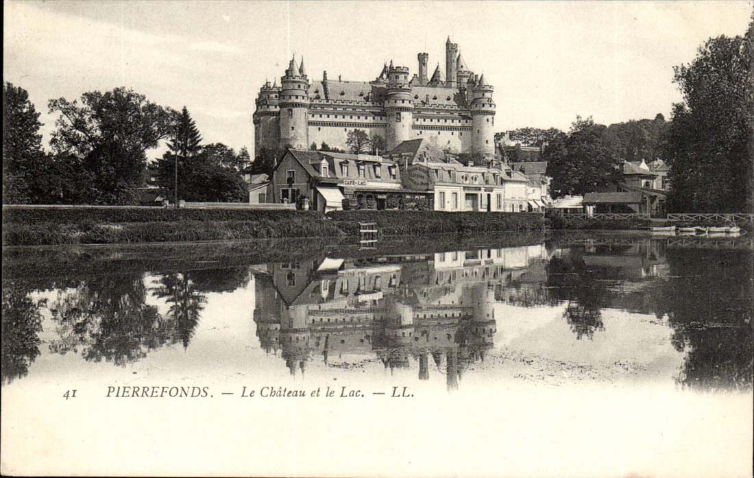 Pierrefonds CPA Le chateau et le lac