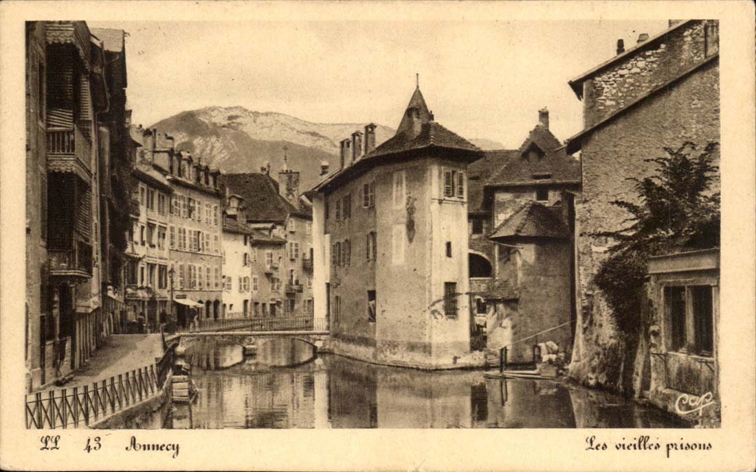 CPA Annecy Les vieilles prisons