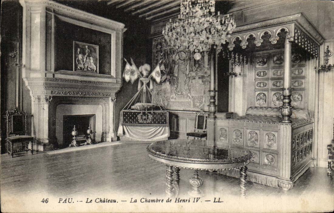 Pau CPA Le chateau La chambre de Henri IV