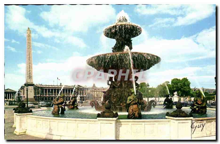 Paris CPA Jeu d'eau d'une fontaine de la place de la Concorde