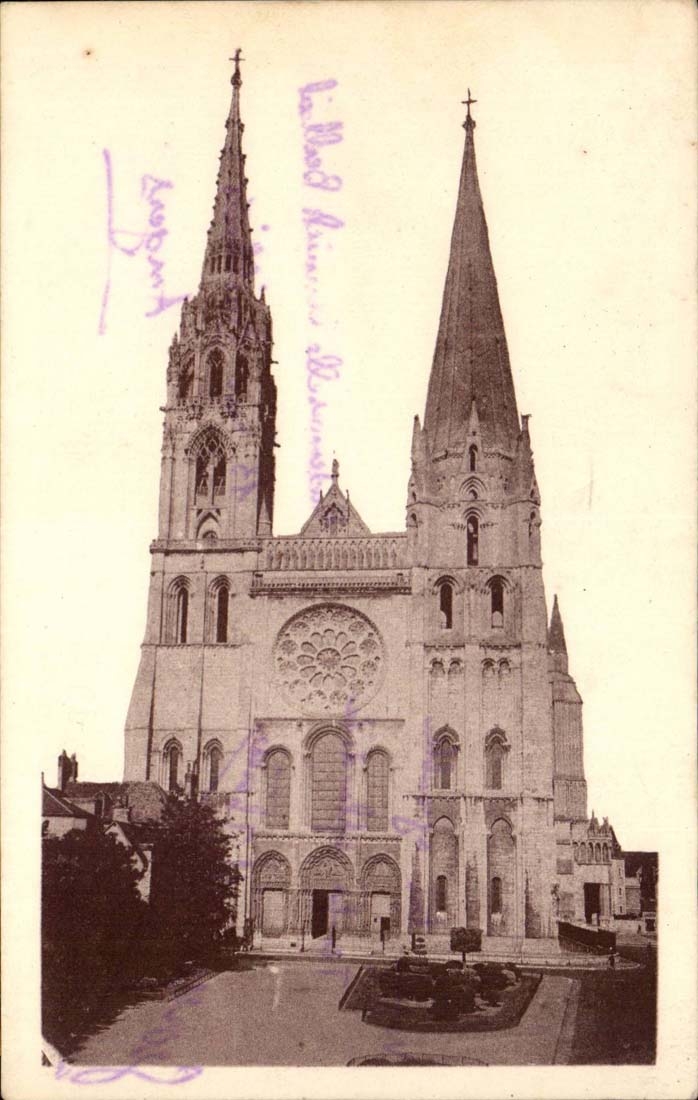 Chartres — La Cathédrale, façade principale (du XIIe au XVIe siècles) — J. Dolbeau, 16 rue du Chaval Blanc - Chartres