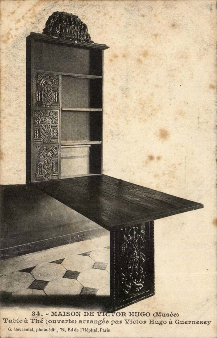 Table à thé (ouverte) — Maison de Victor Hugo (Musée) — G. Bouchet, photo-éditeur, 72, Bd de l'Hôpital, Paris