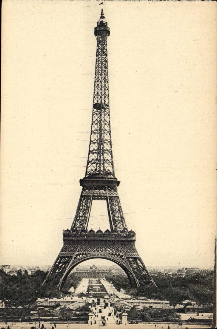 Paris CPA La Tour Eiffel 