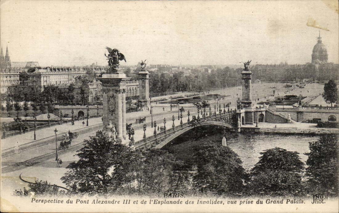 Paris CPA Perspective du pont Alexandre III et de l'esplanade des Invalides vue prise du grand palais