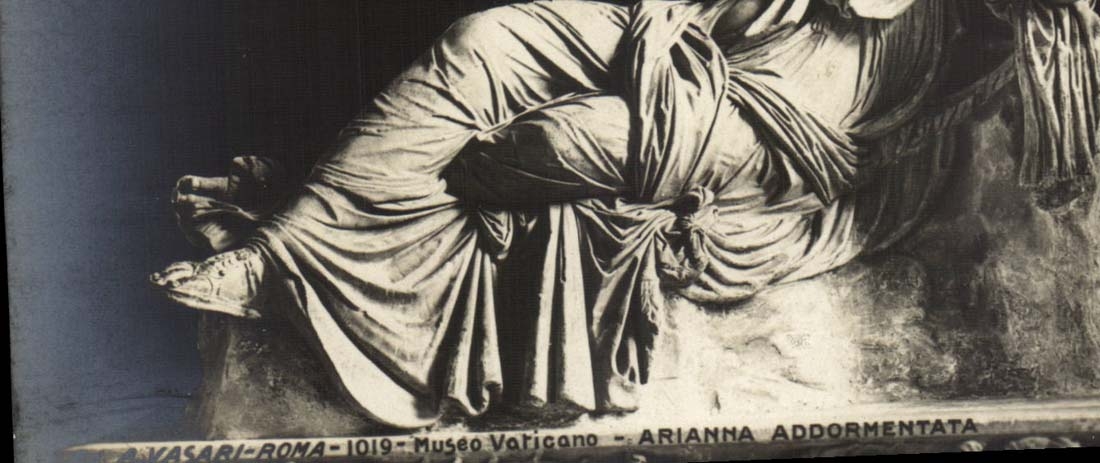 Arianna Addormentata — statue dans le Musée Vatican — édition A. Vasari, n° 1019