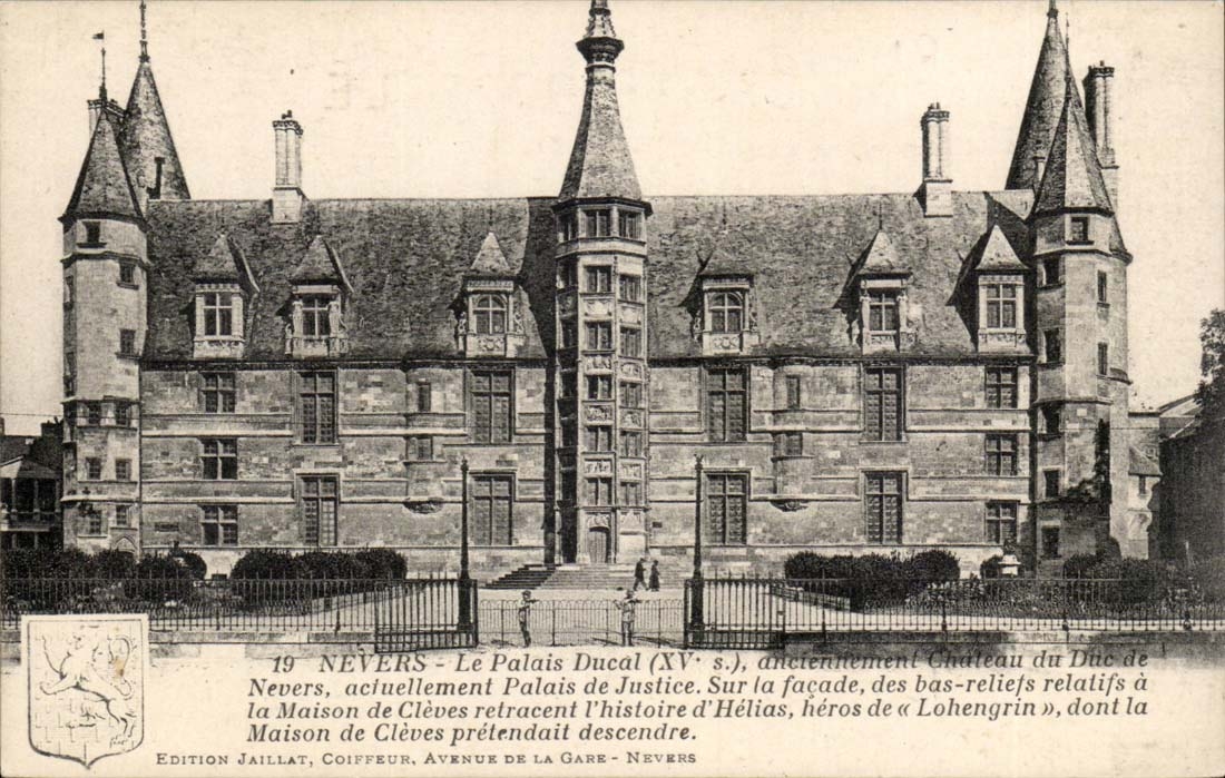 Nevers CPA le palais ducal Chateau du Duc de Nevers