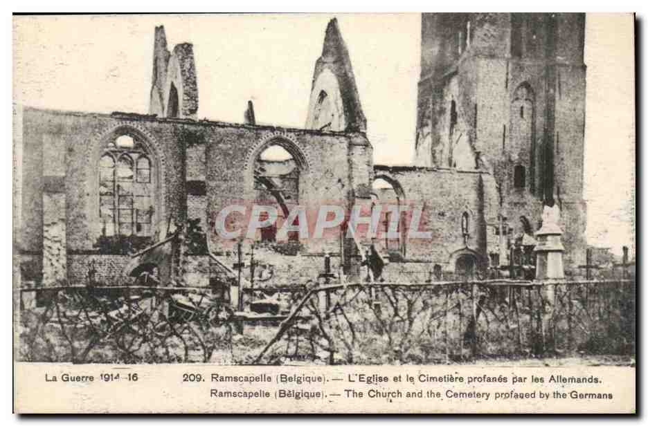 Belgique Ramscapelle CPA l'eglise et le cimetiere profanee par les allemands