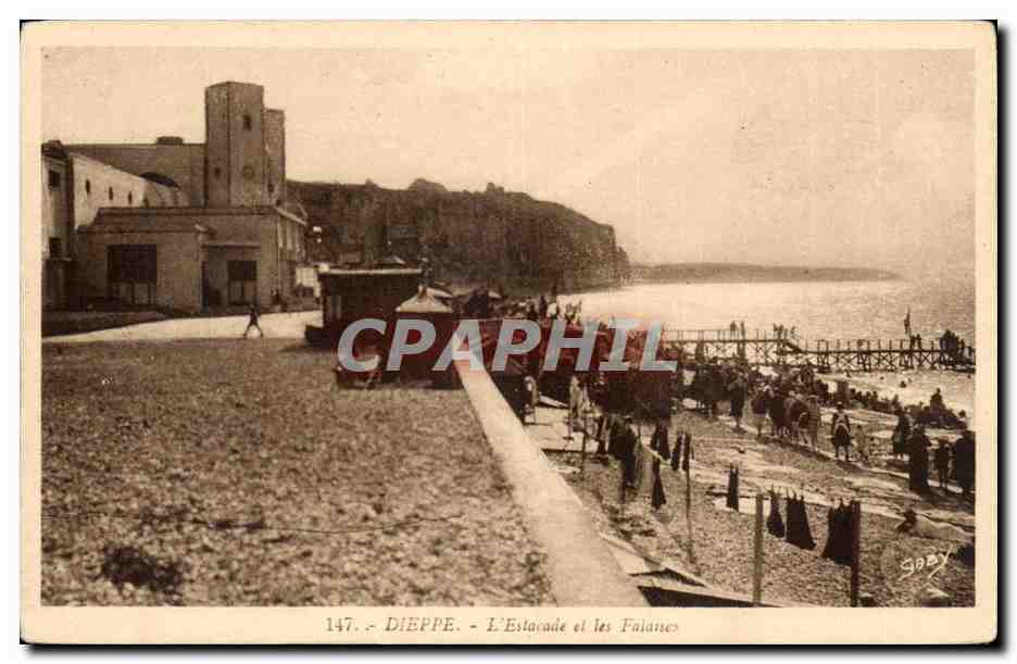 Dieppe CPA L'estuaire et les falaises