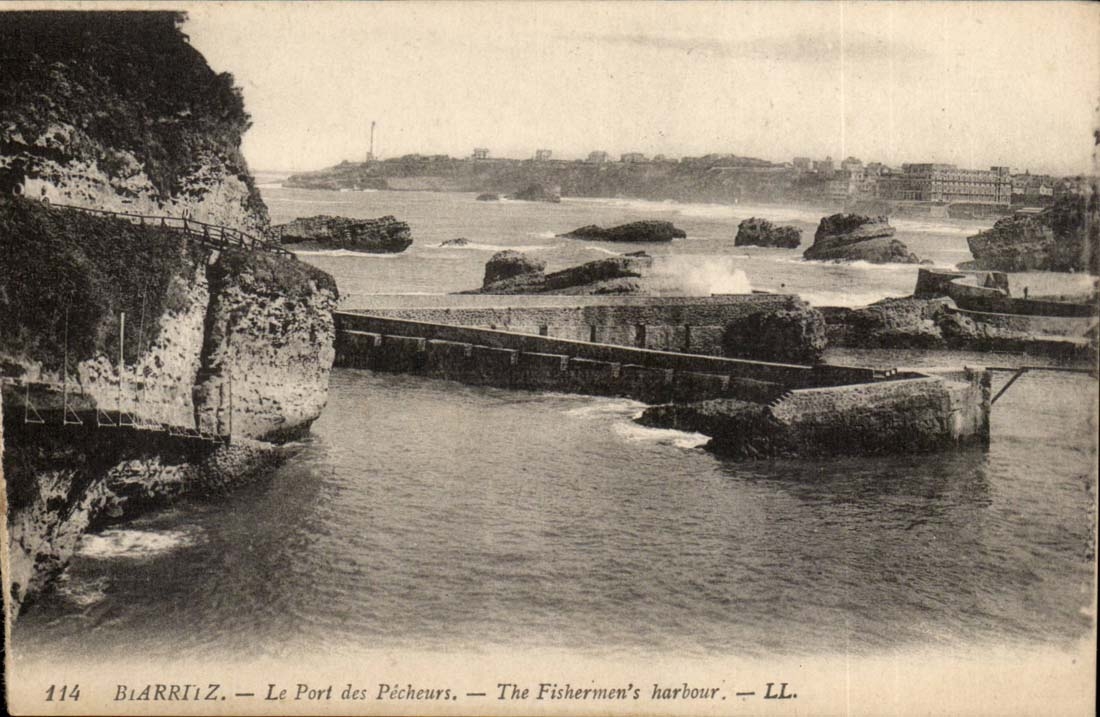 Biarritz — Le Port des Pêcheurs — The Fishermen's harbour — LL. — N° 114