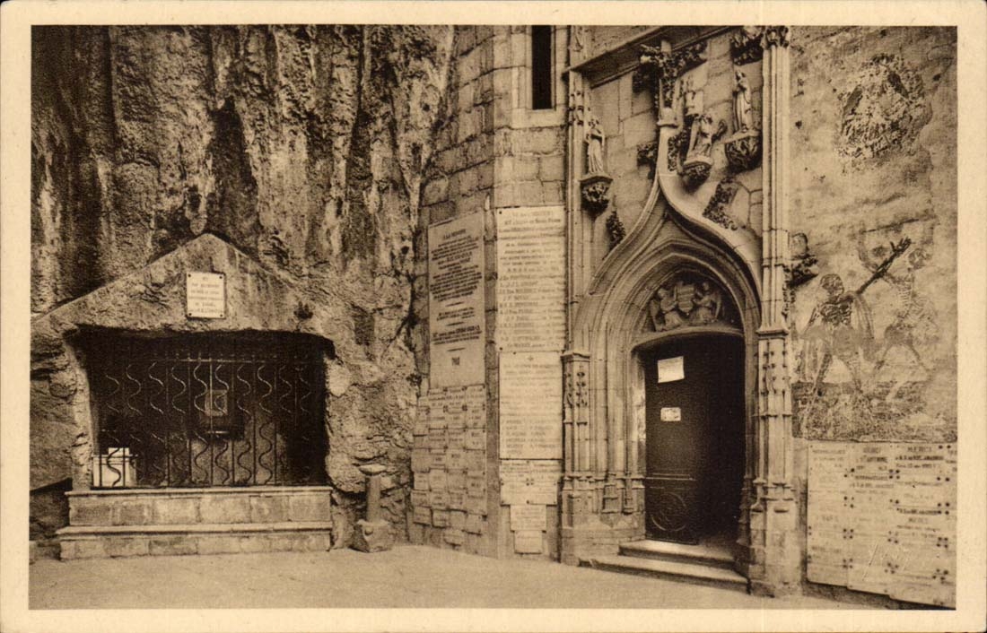 Rocamadour (Lot) — Le Tombeau de Saint-Amadour et l'entrée de la chapelle miraculeuse — Éditions d'Art Martel