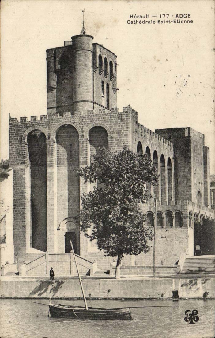 Adge (Agde ?) CPA Cathedrale Saint Etienne