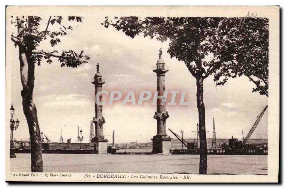 Bordeaux CPA Les colonnes rostrales