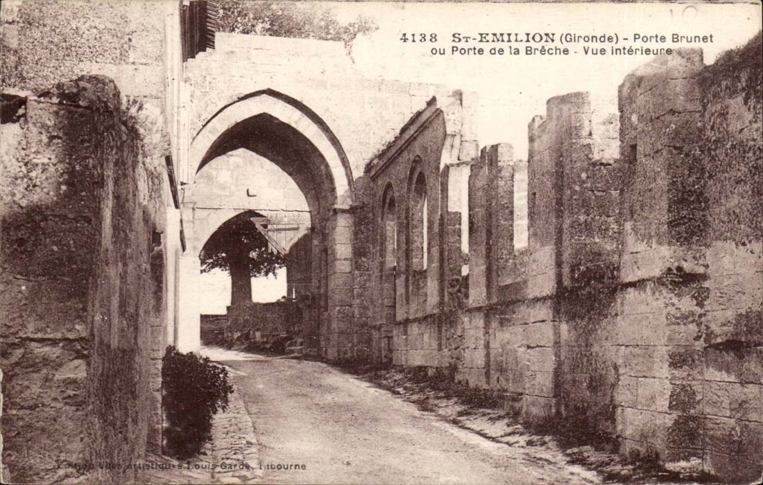 St Emilion Porte Brunet ou Porte de la Breche Vue Interieure - CPA 