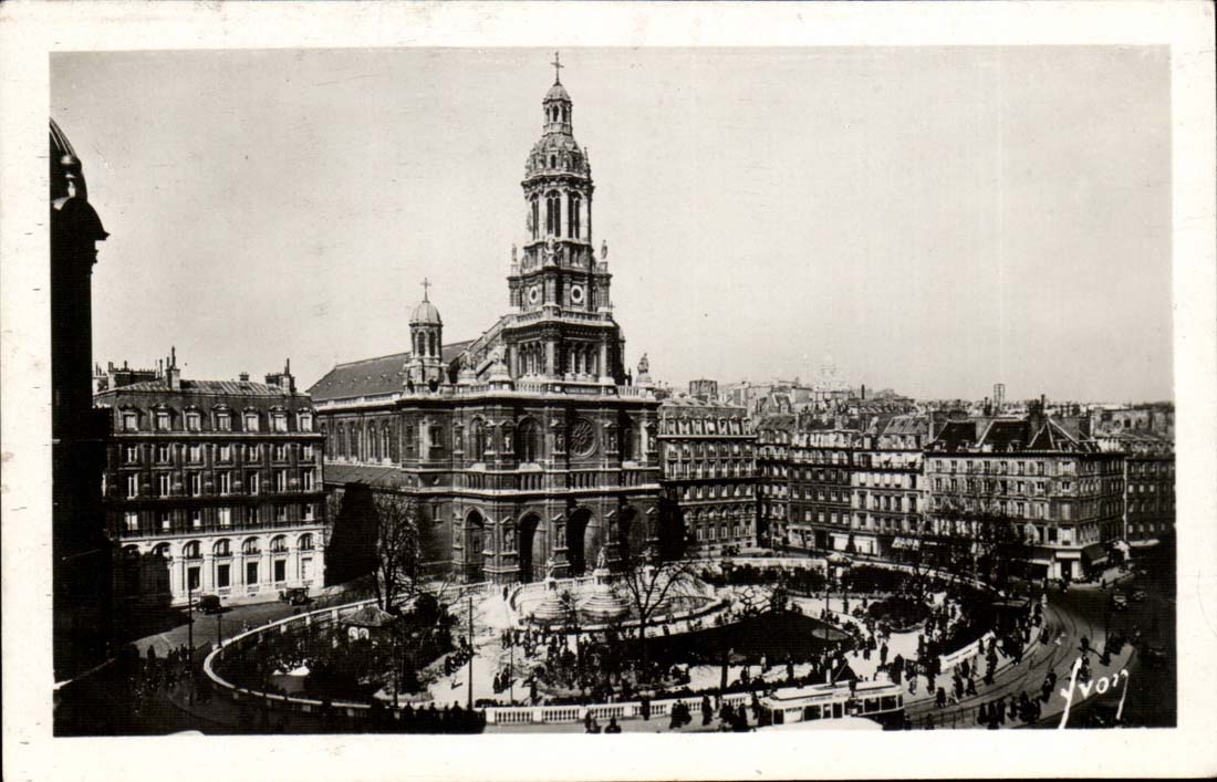 Paris - Square et Eglise de la Trinite - CPA 