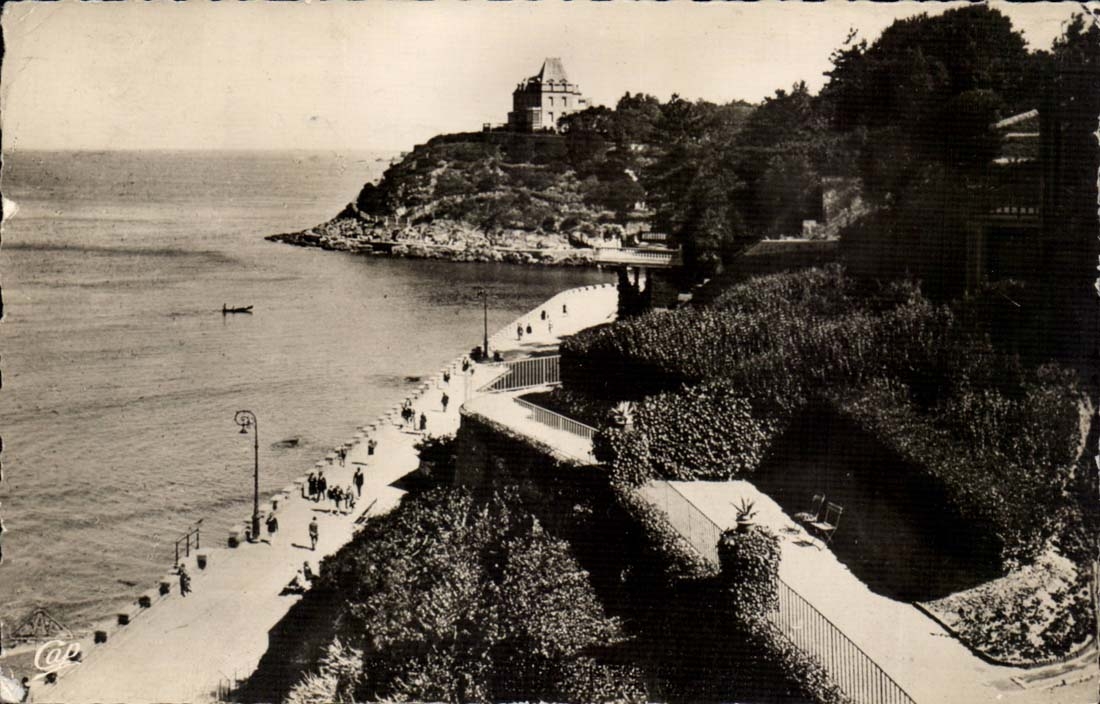 Dinard - la Promenade des allies et la Pointe du Moulinet - CPA 