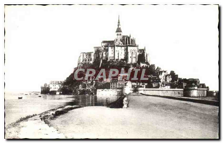 Mont Saint Michel CPA vue prise de al digue par grande maree
