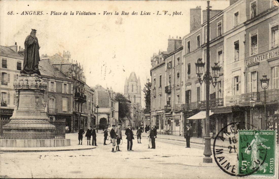 Angers - Place de la Visitation - Vers la Rue des Lices - L. V., phot.