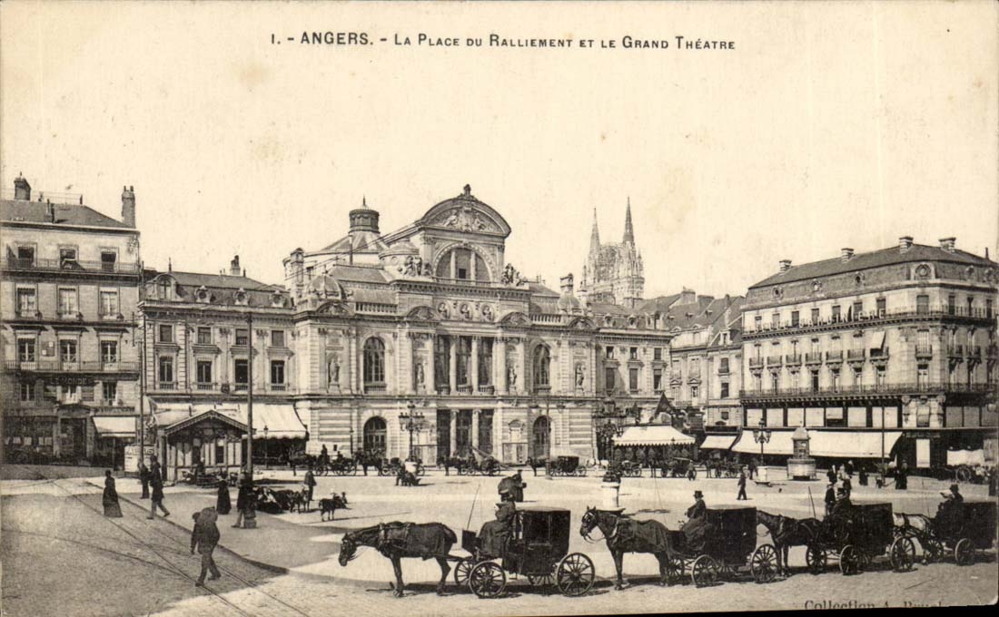 Angers CPA La place du ralliement et le grand theatre