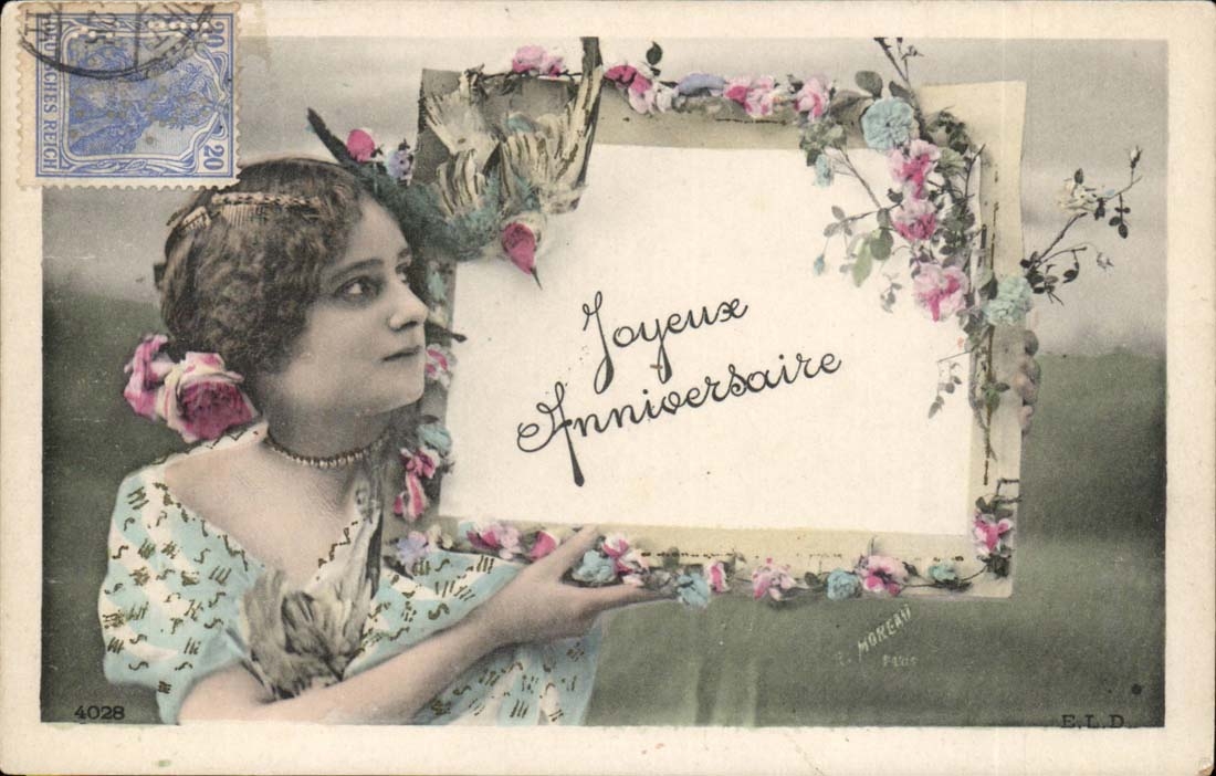 CPA FAntaisie Joyeux anniversaire Fleurs Femme Oiseau