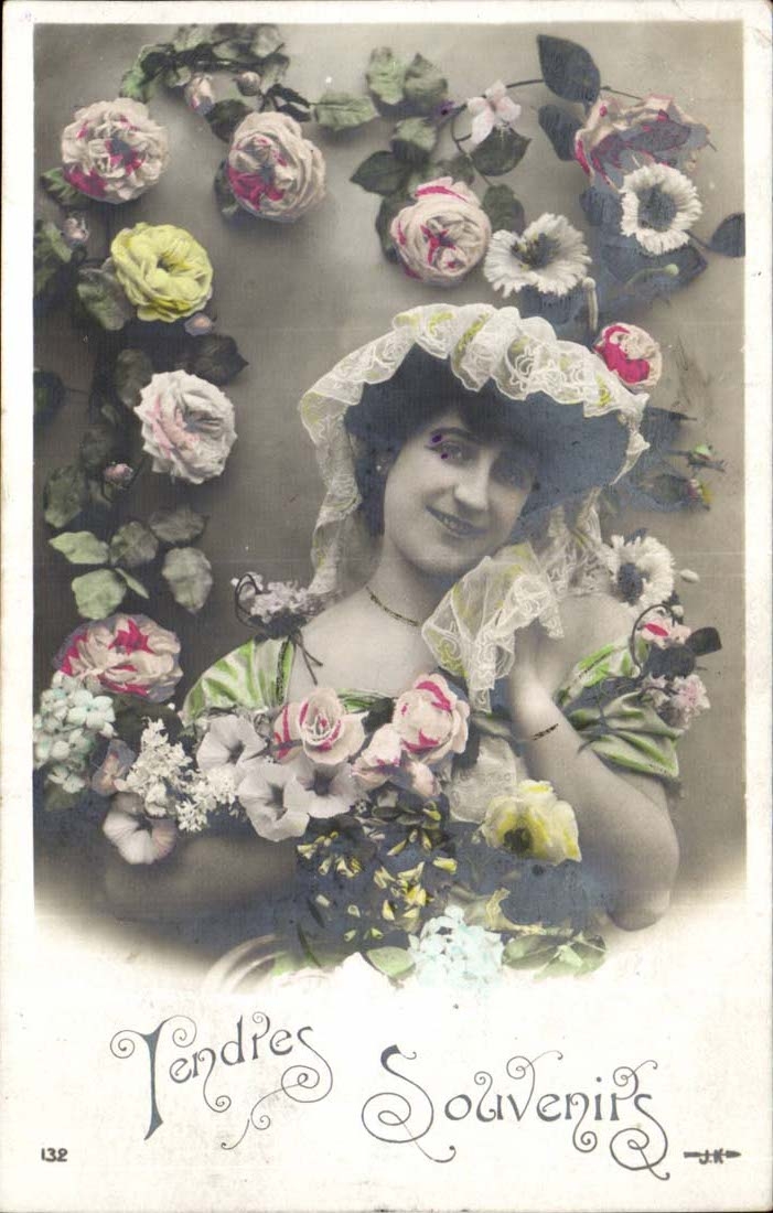 Femme en chapeau à fleurs — Tendres Souvenirs — n°132