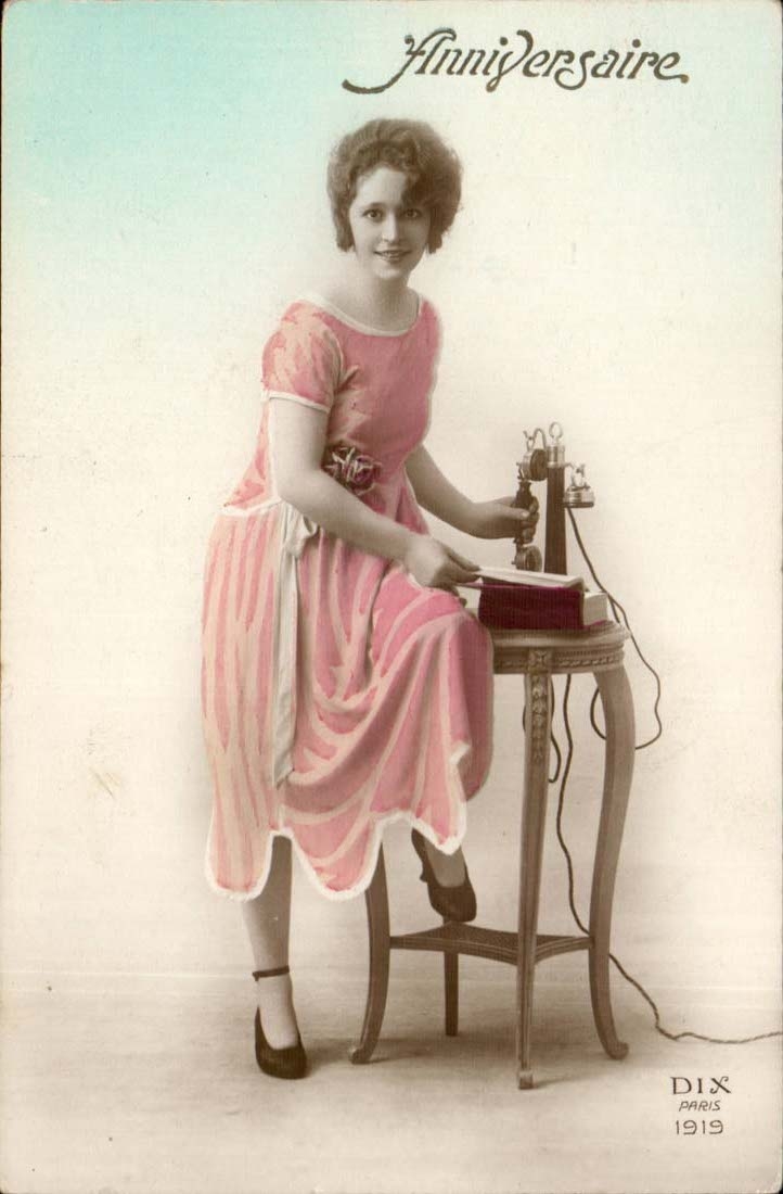 Giovane donna in abito rosa — compleanno — DIX PARIS 1919