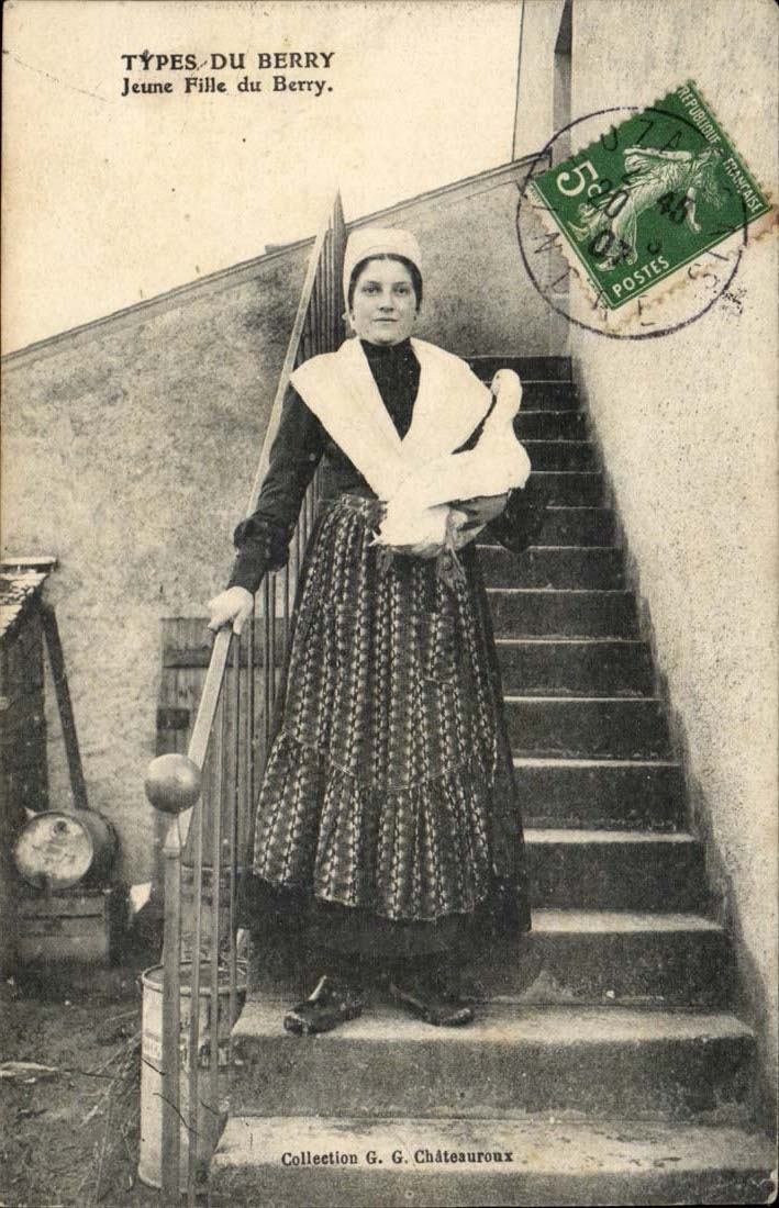 Jeune Fille du Berry — Collection G. G. Châteauroux — éditeur inconnu, n° de série non visible