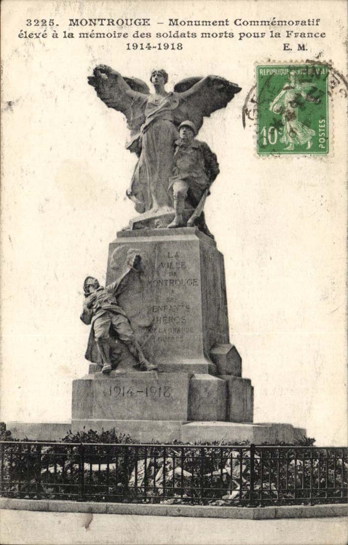 Montrouge CPA Monument commemoratif eleve a la memoire des soldats morts pour la France 1914 1918
