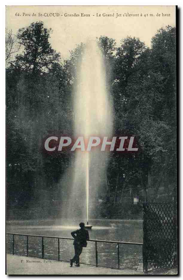 Parc de Saint Cloud CPA Grandes eaux Le grand jet s'elevant a 42m de haut