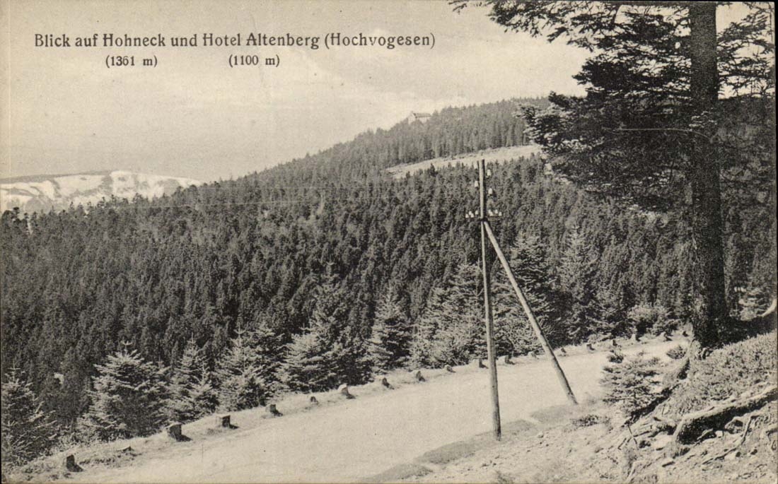 Blick auf Hohneck und Hotel Altenberg (Hochvogesen) — vue panoramique des montagnes — éditeur non identifié