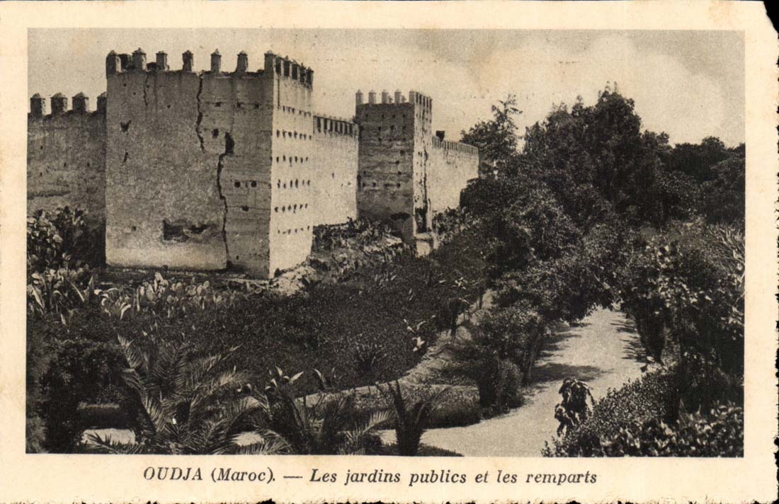 Maroc Oudjda CPA les jardins publics et les remparts