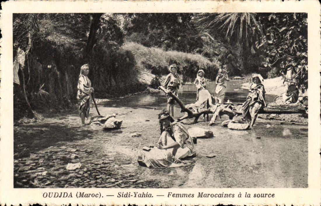 Maroc Oudjda CPA Sidi Yahia Femmes marocaines a la source