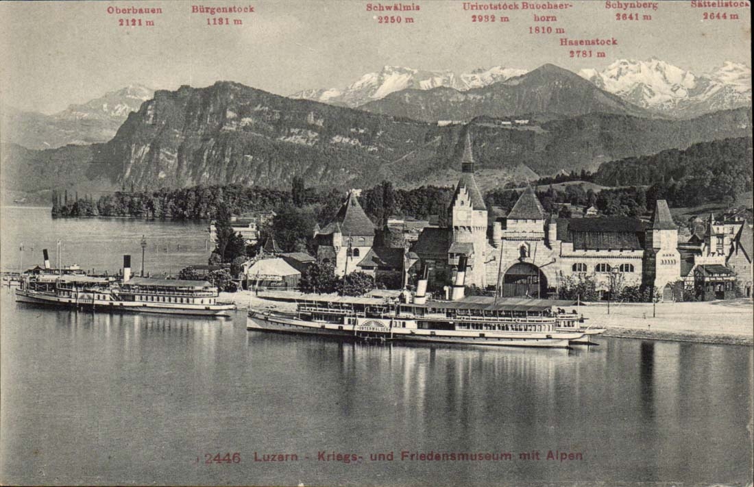 Suisse CPA Luzern Kriegs und Friedernemuseum mit Alpen