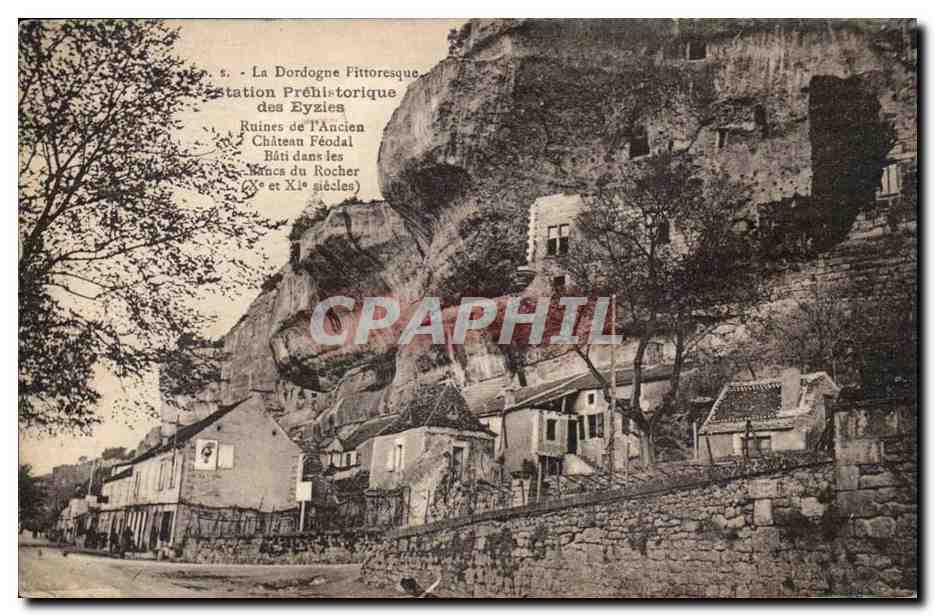 Dordogne CPA Station prehistorique des Eyzies Ruines de l'ancien chateau feodal 