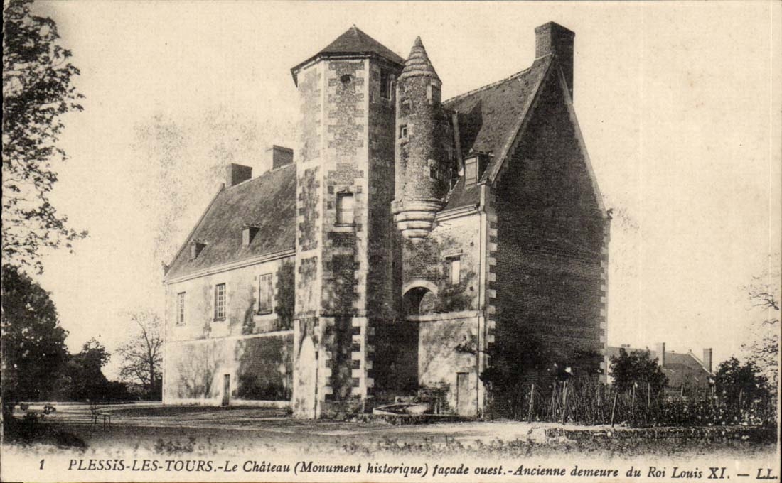 Plessis les Tours CPA Le chateau facade ouest Ancienne demeure du roi Louis XI
