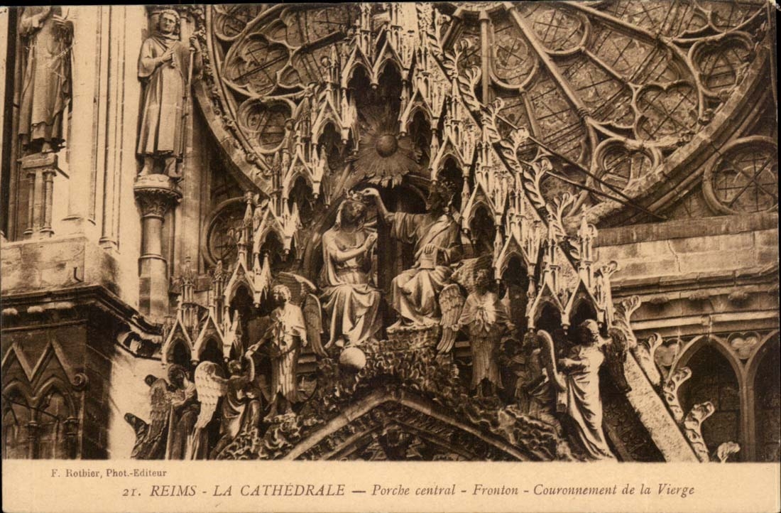 Reims - La Cathédrale — Porche central - Fronton - Couronnement de la Vierge