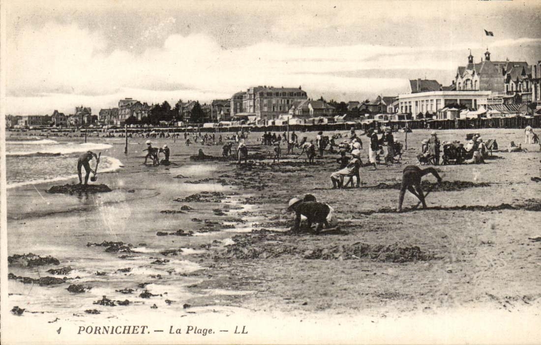Pornichet CPA La plage (enfants)