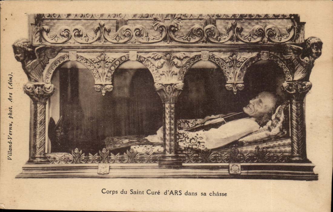 CPA Corps du Sint Cure d'Ars dans sa chasse (religion)