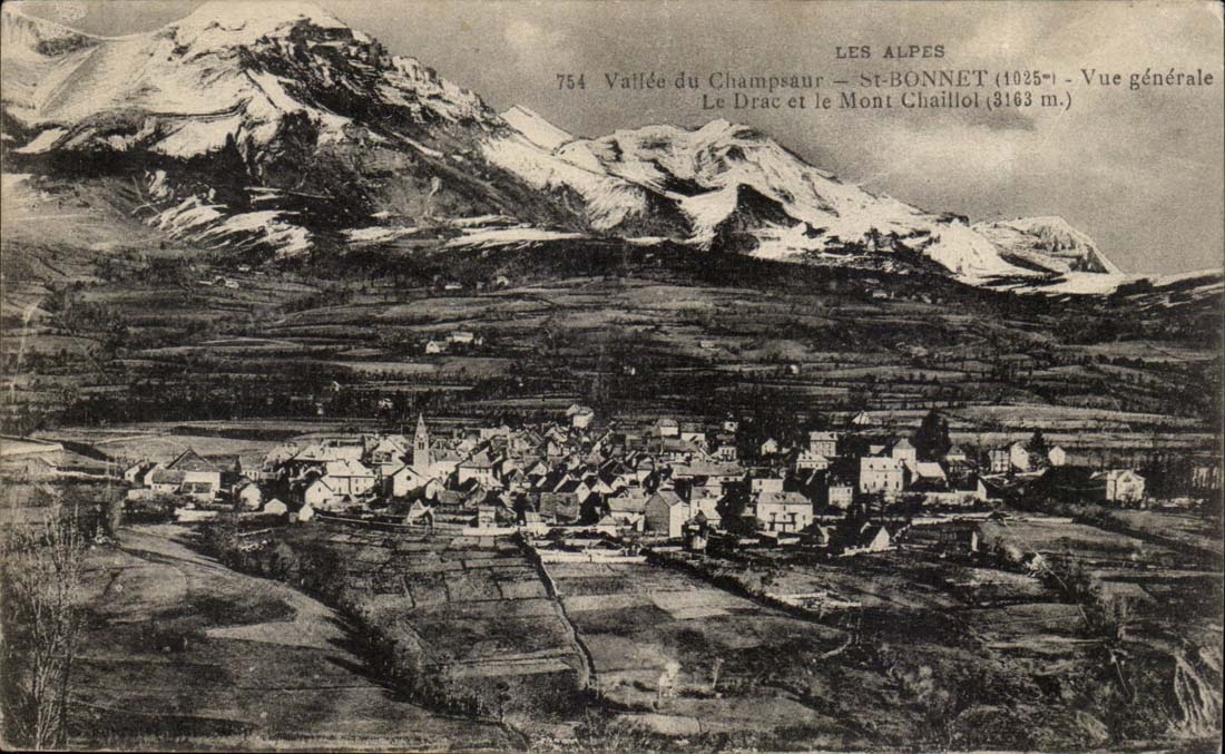Vallée du Champsaur — St-Bonnet — Vue générale — Les Alpes