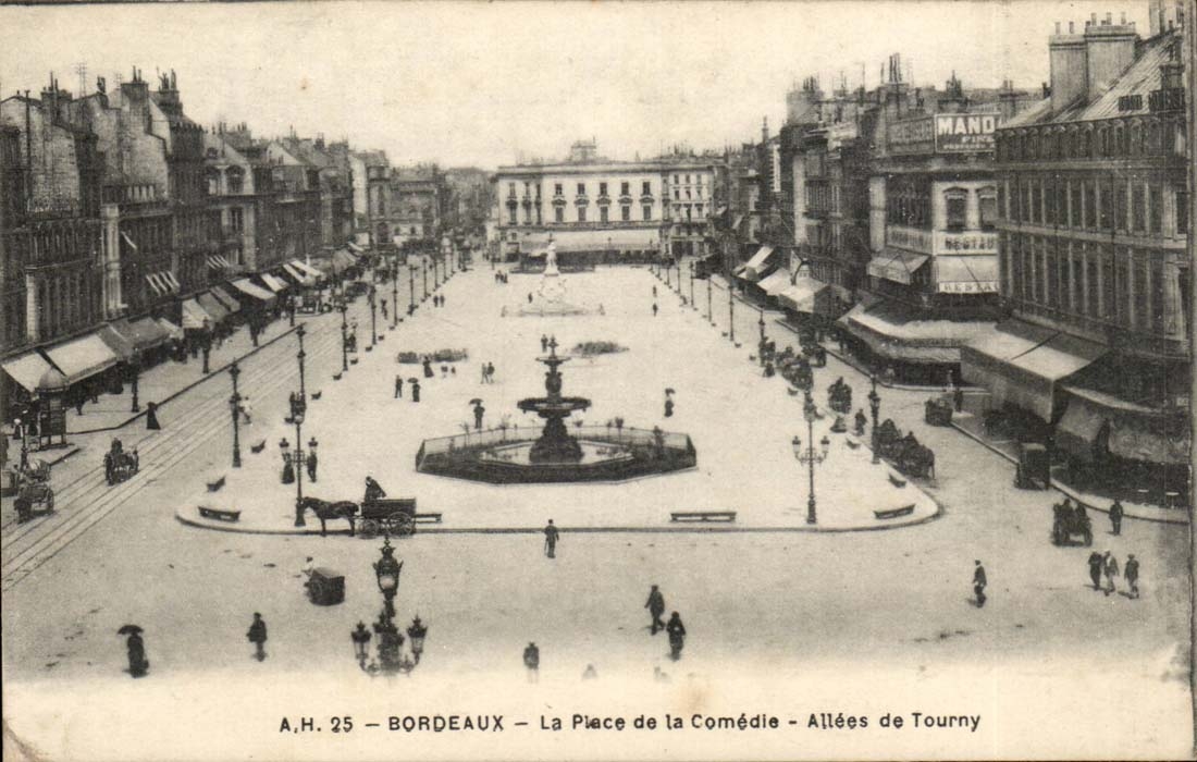 Bordeaux CPA La place de la comedie Allee de Tourny