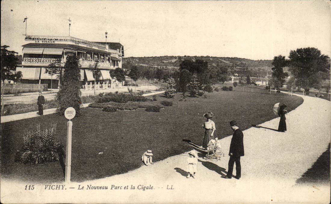Vichy CPA Le nouveau parc et la cigale