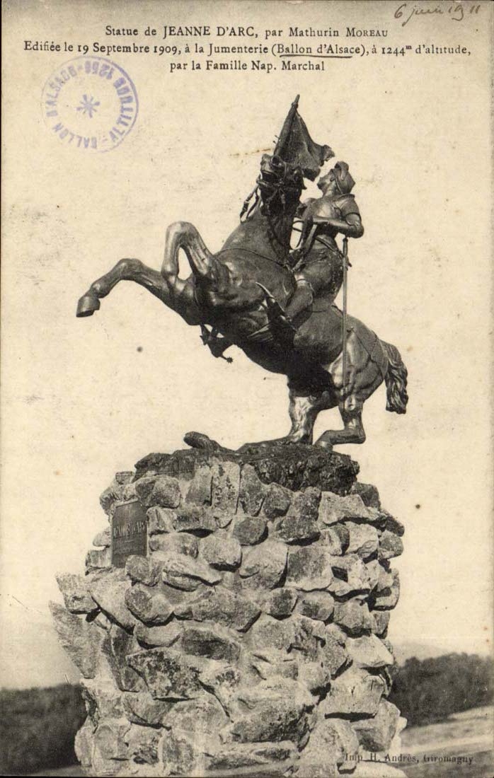 CPA Statue de Jeanne d'arc par Mathurin Moreau Jumentiere par famille Nap Marchal