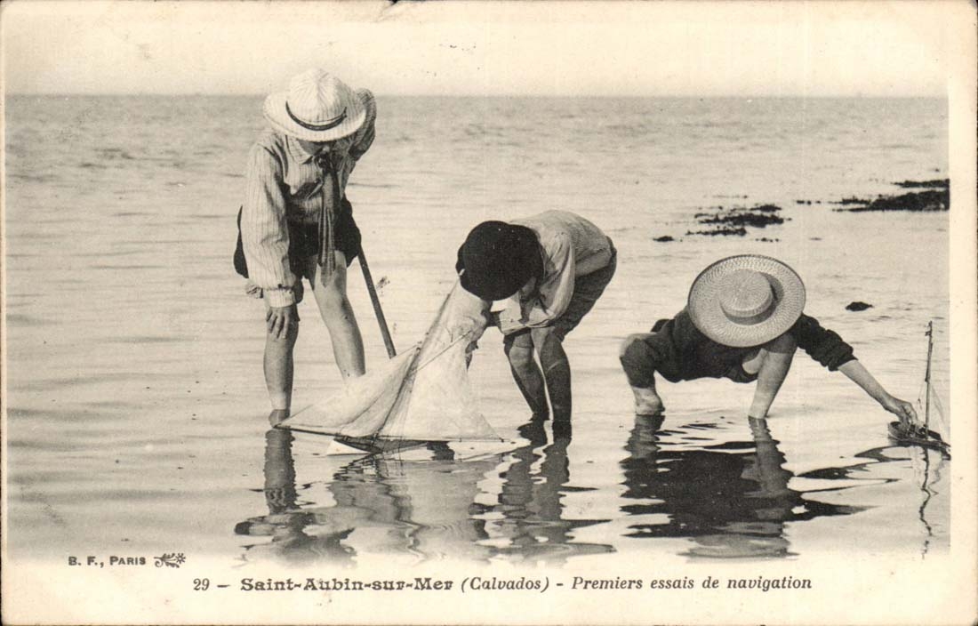 Saint Aubin sur Mer CPA Premiers mois de navigation (enfants)