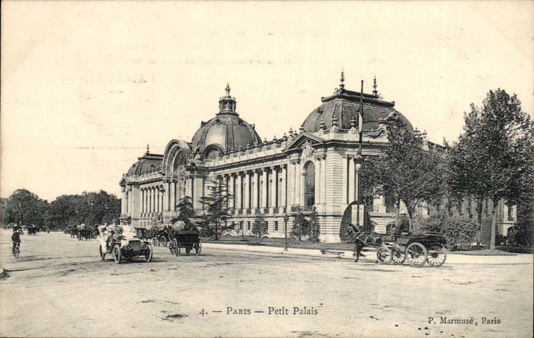 Paris (8eme) CPA Petit palais