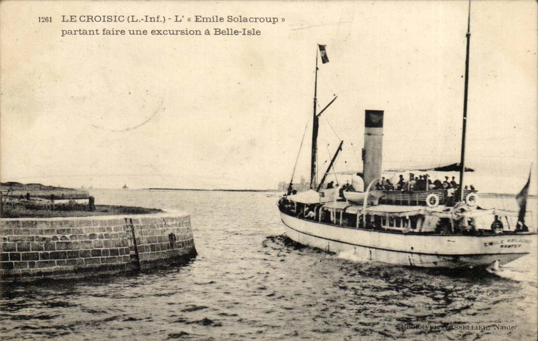Le CRoisic CPA L'emile Solacroup partnt faire une excursion a Belle Isle en mer