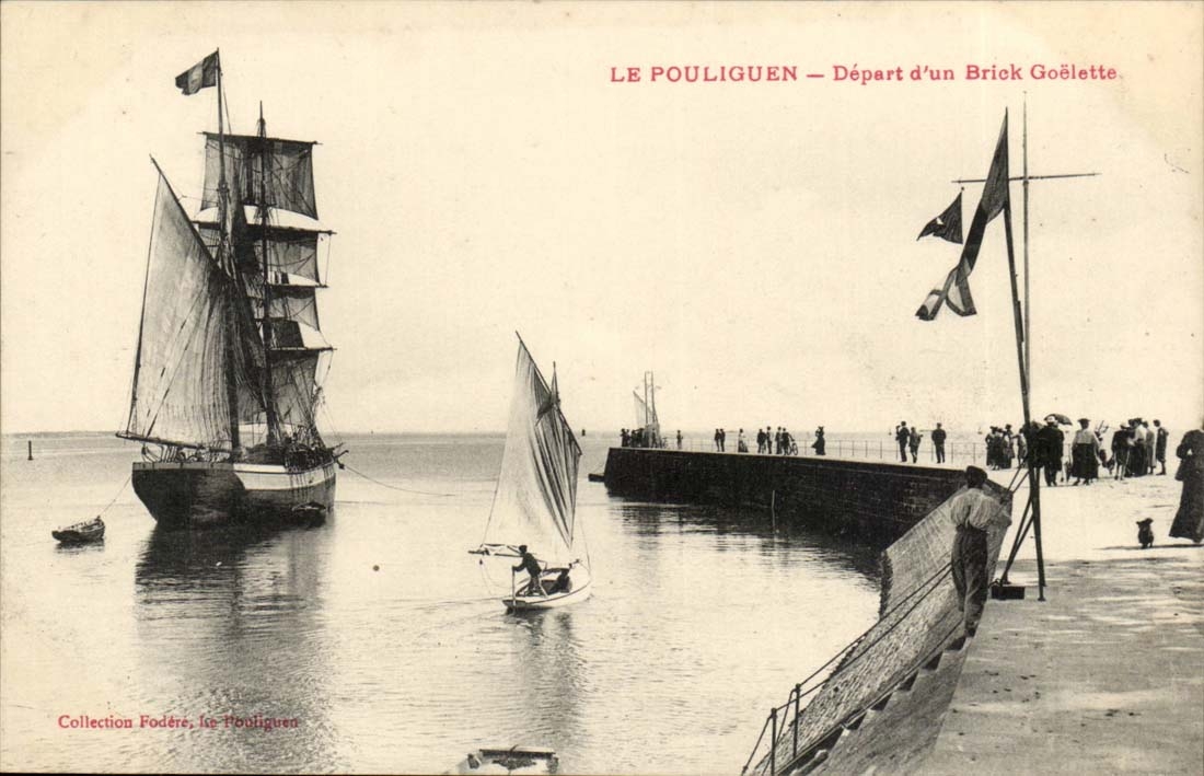 Le Pouliguen CPA Depart d'un brick Goelette