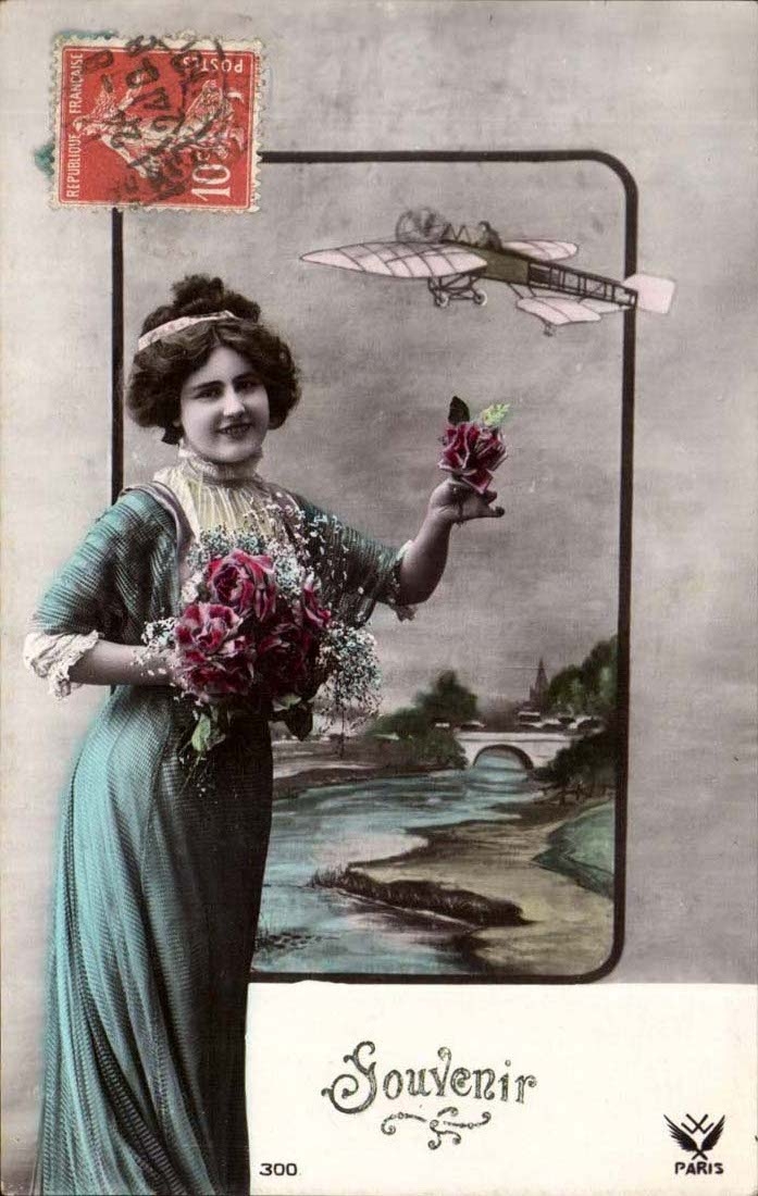 Jeune femme avec roses — avion en arrière-plan — Paris, série 300