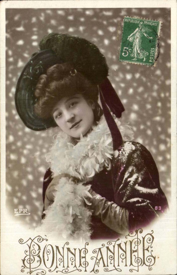Femme en tenue d'hiver — Bonne Année — EPR, n°83