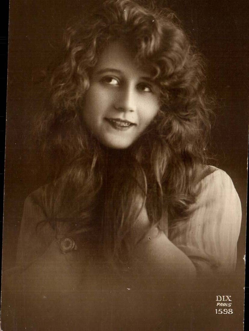 CPA Fantaisie Femme