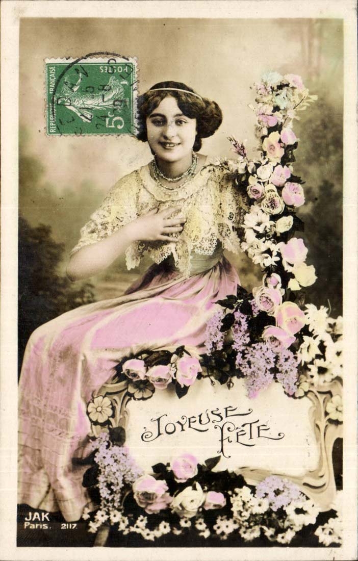 CPA Fantaisie Femme Joyeuse Fete