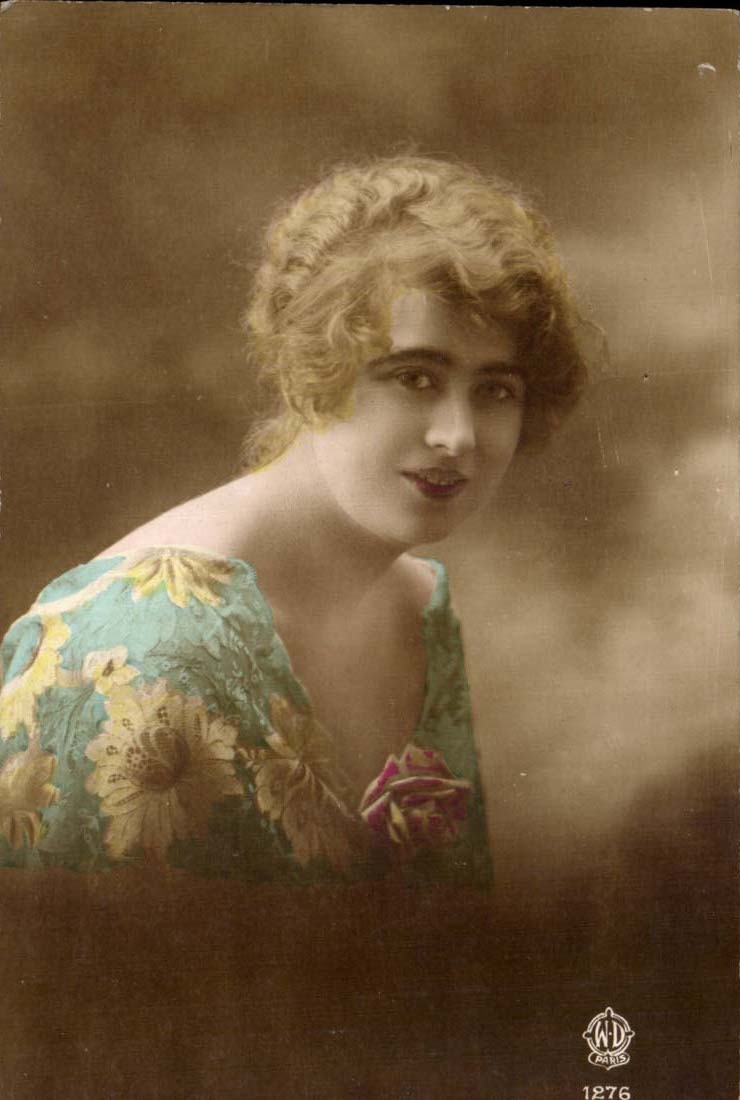 CPA Fantaisie Femme
